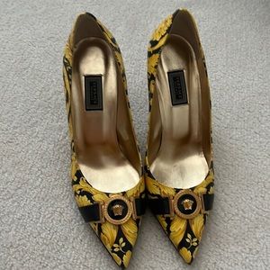 Versace Tribute Baroque Heel
